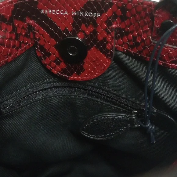 🆕 REBECCA MINKOFF "RED APPLE" SNAKE SKIN EMBOSSED LEATHER CROSSBODY CHAIN TOTE - Picture 9 of 12